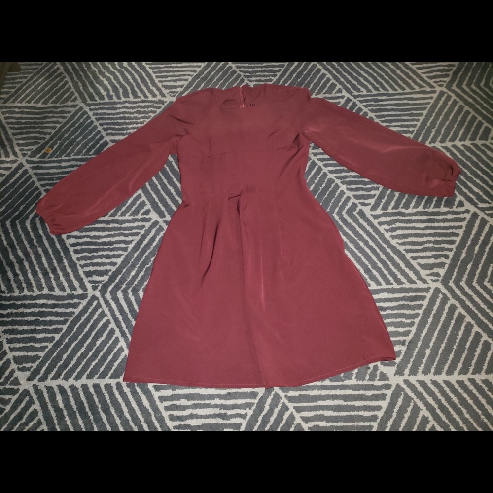 Dress. - Picture 4 of 4